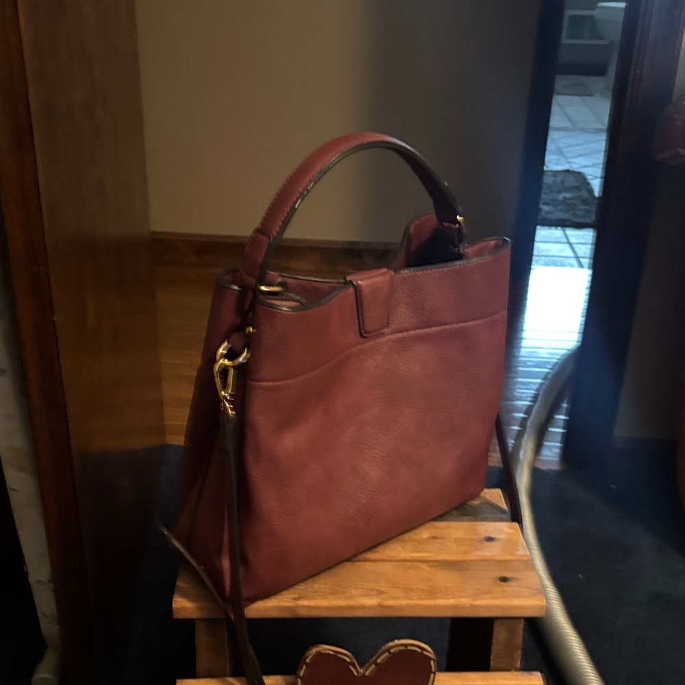 Jen & Co. Maroon Leather Shoulder Bag